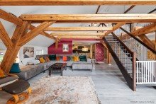 Wohnzimmer 2.OG Mehrgenarationenhaus / Ferienhaus / Seminarhaus
Renoviert mit 3 Wohnungen / 686m� Wohfl�che / Aufzug