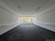 B�ro Gro�e und moderne B�rofl�chen in ruhiger Lage.
305m� .
Gro�z�gige Fl�chen + K�che + Aufzug
