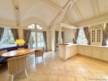 K�che Preissenkung !
M�nchen - Solln / Isar - N�he
Split-Level-Luxuswohnung
4 Zimmer / 3 Terrassen / Sauna