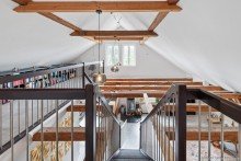 Ausgebauter  Dachspitz Mehrgenarationenhaus / Ferienhaus / Seminarhaus
Renoviert mit 3 Wohnungen / 686m� Wohfl�che / Aufzug