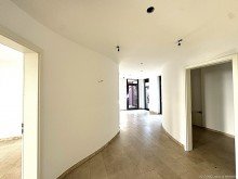 Flur Moderne Gewerbeeinheit in Geisenfeld zu vermieten !
B�ro / Praxis / Gewerbe
5 Zimmer / 104,5m�