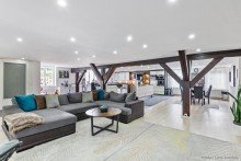 Wohnzimmer 1.OG Mehrgenarationenhaus / Ferienhaus / Seminarhaus
Renoviert mit 3 Wohnungen / 686m� Wohfl�che / Aufzug