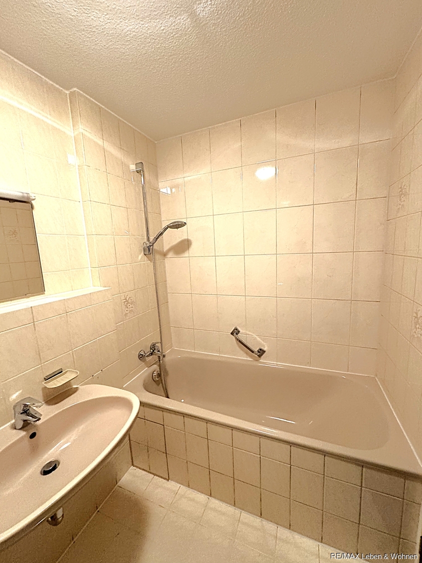 Bad Wanne Etagenwohnung Augsburg