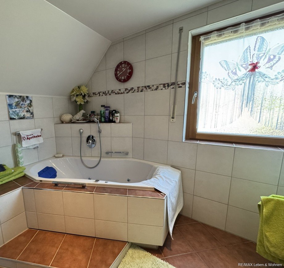Bad 1.OG Einfamilienhaus Erdweg / Kleinberghofen