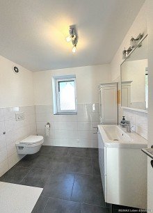 EG Bad Traumhaus sucht neue Familie !
Kernsaniertes und modernes EFH mit Kaltwintergarten und gro�em Garten