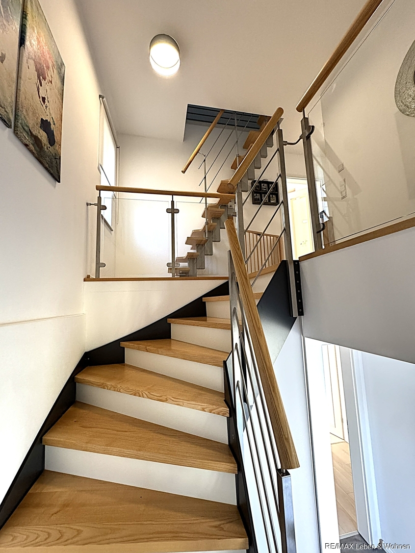 Treppe 1 OG Einfamilienhaus Fahlenbach