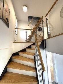 Treppe 1 OG Traumhaus sucht neue Familie !
Kernsaniertes und modernes EFH mit Kaltwintergarten und gro�em Garten