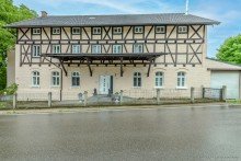 Haus Mehrgenarationenhaus / Ferienhaus / Seminarhaus
Renoviert mit 3 Wohnungen / 686m� Wohfl�che / Aufzug