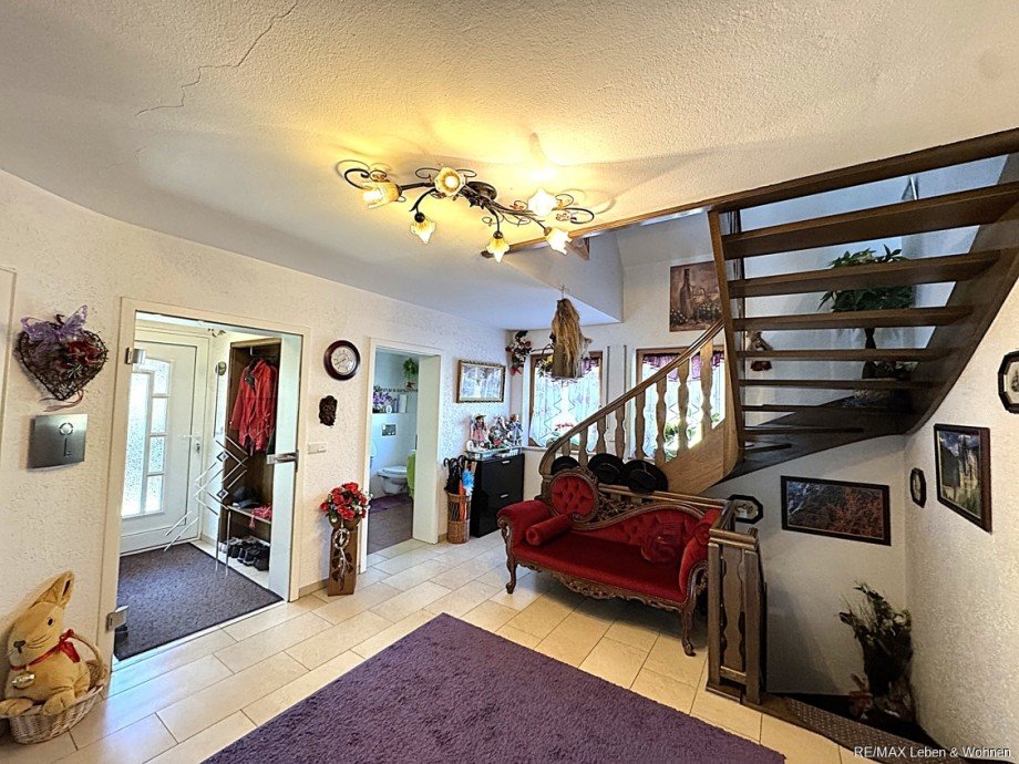 Flur Einfamilienhaus Erdweg / Kleinberghofen