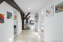 Flur 1. OG Mehrgenarationenhaus / Ferienhaus / Seminarhaus
Renoviert mit 3 Wohnungen / 686m� Wohfl�che / Aufzug