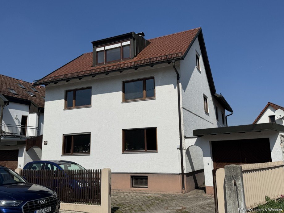 Front Etagenwohnung Karlsfeld