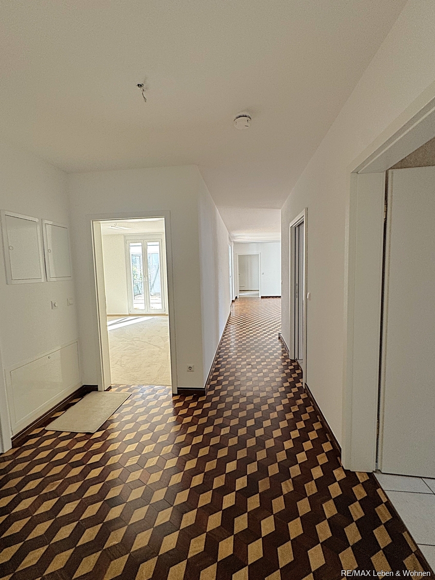 Flur 1 Etagenwohnung Dachau