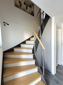 Treppe Traumhaus sucht neue Familie !
Kernsaniertes und modernes EFH mit Kaltwintergarten und gro�em Garten