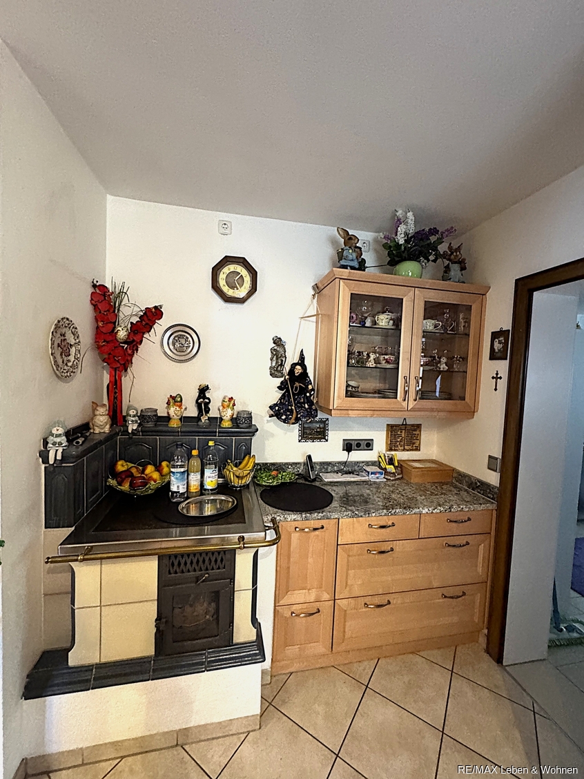 K�che mit Ofen Einfamilienhaus Erdweg / Kleinberghofen